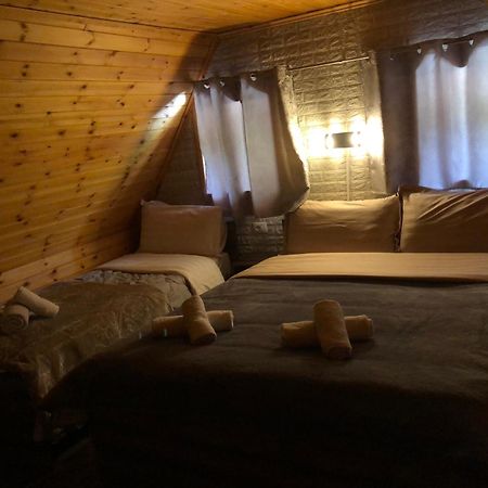 Bujtina Pllumi Theth Panzió Kültér fotó